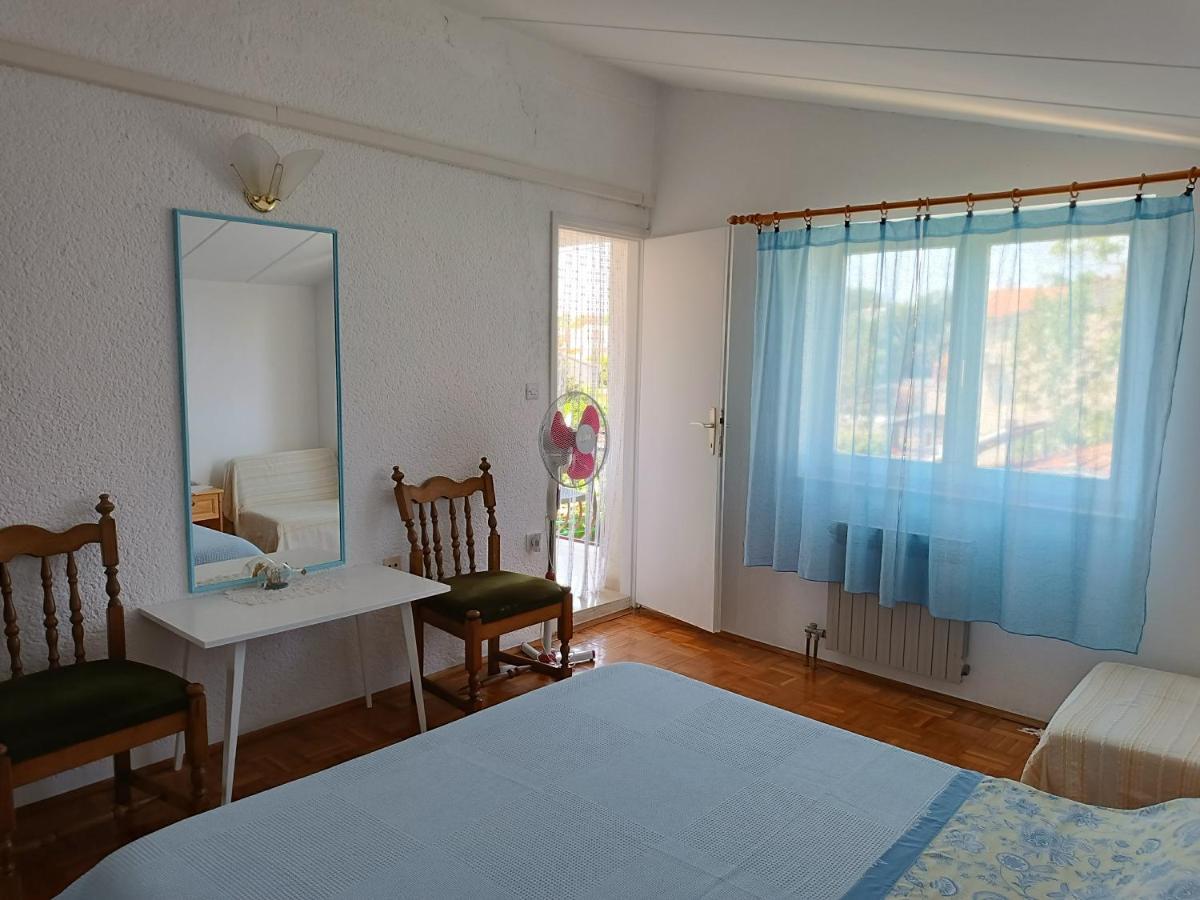 Levak Apartments - Apt. 1 Pjescana Uvala Kültér fotó
