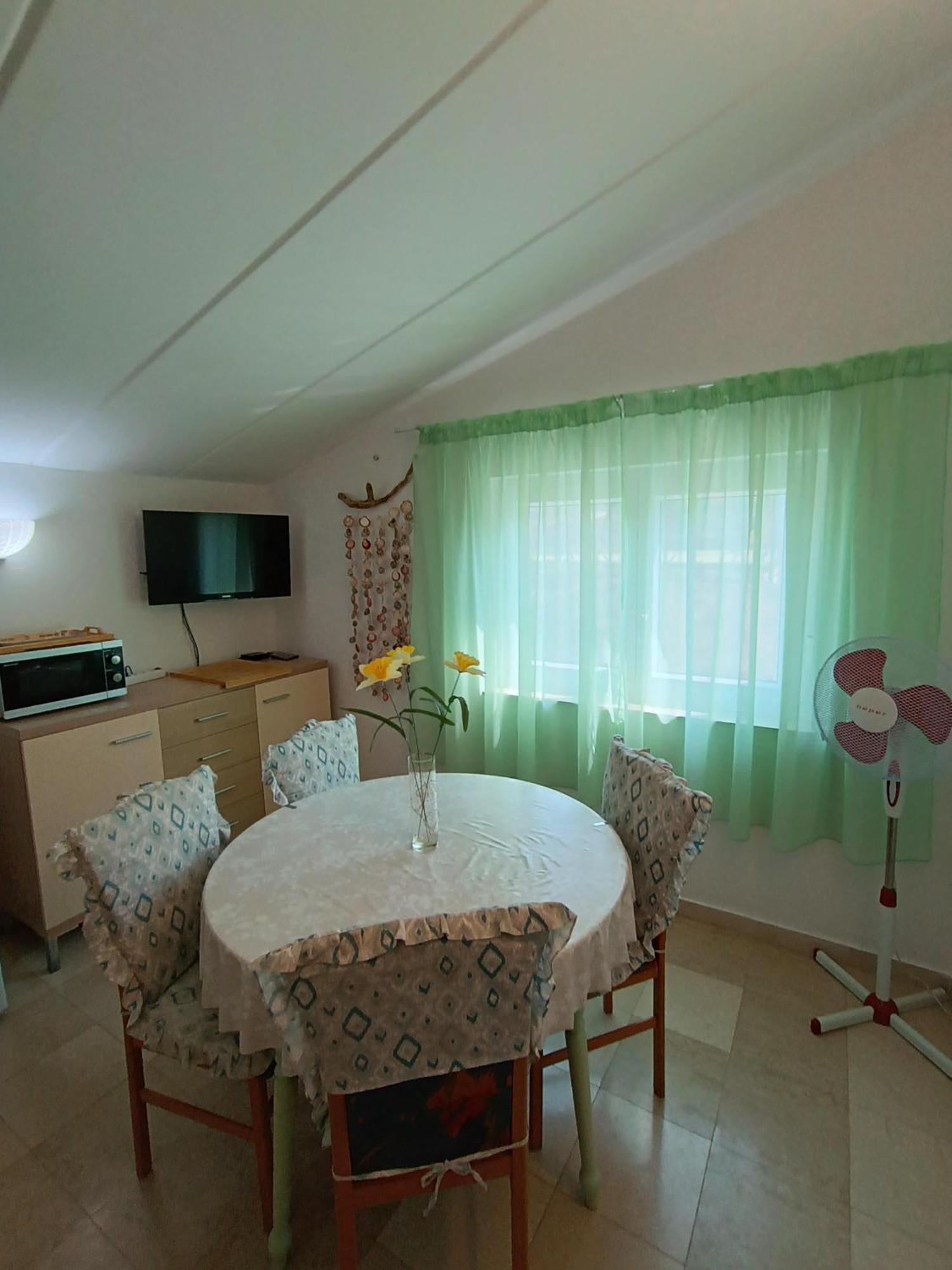 Levak Apartments - Apt. 1 Pjescana Uvala Kültér fotó